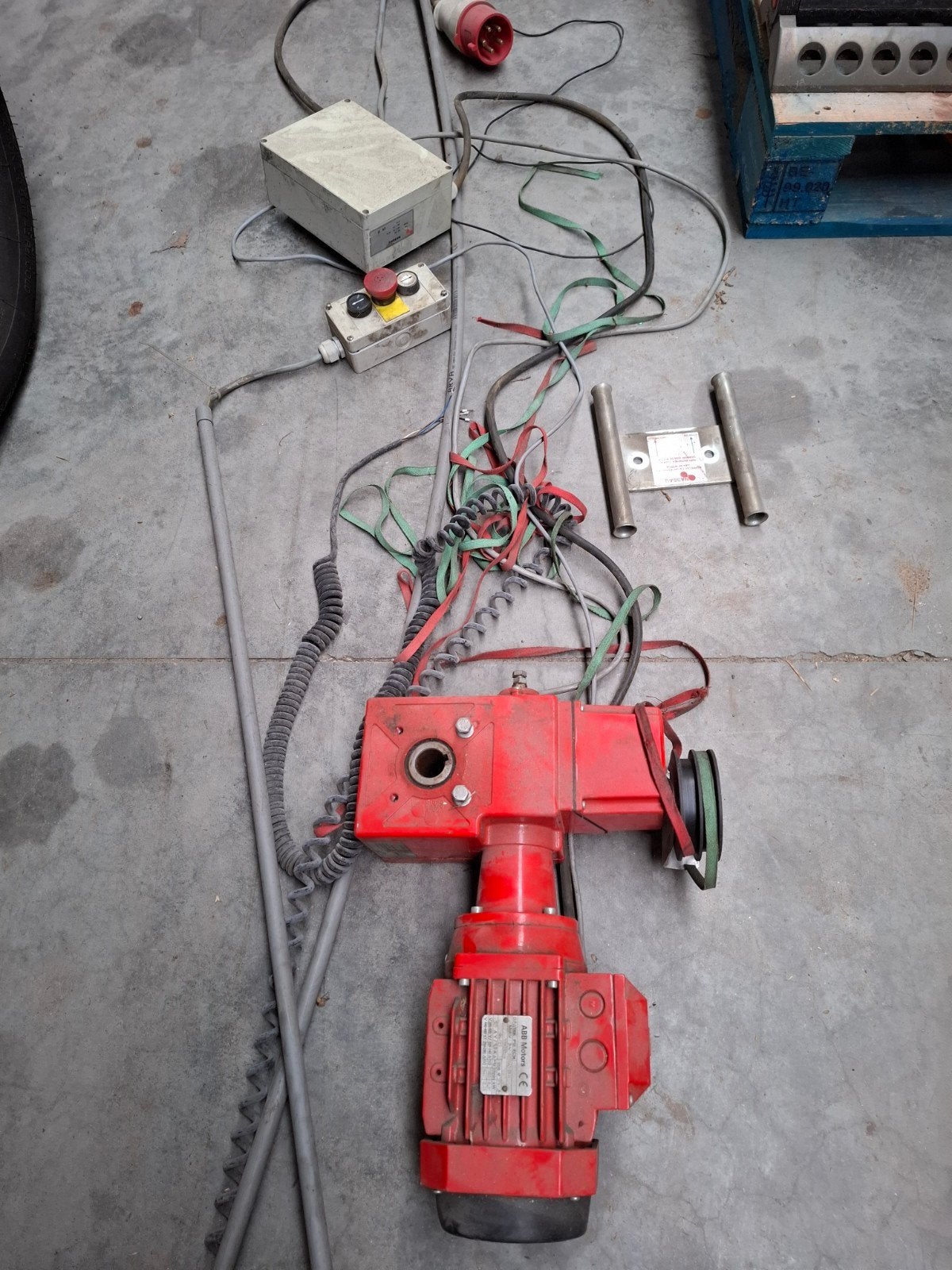 motor sectionaalpoort, Ophalen