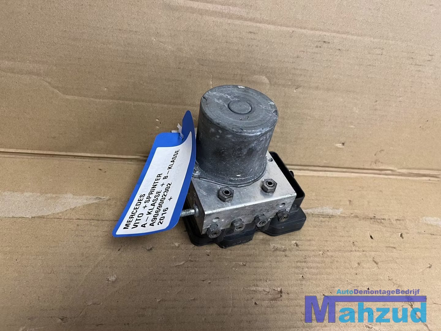 MERCEDES SPRINTER Abs pomp A9069002302, Auto-onderdelen, Gebruikt, Mercedes-Benz AG, Mercedes-Benz, Mercedesstrasse 120
70372  Stuttgart, DE