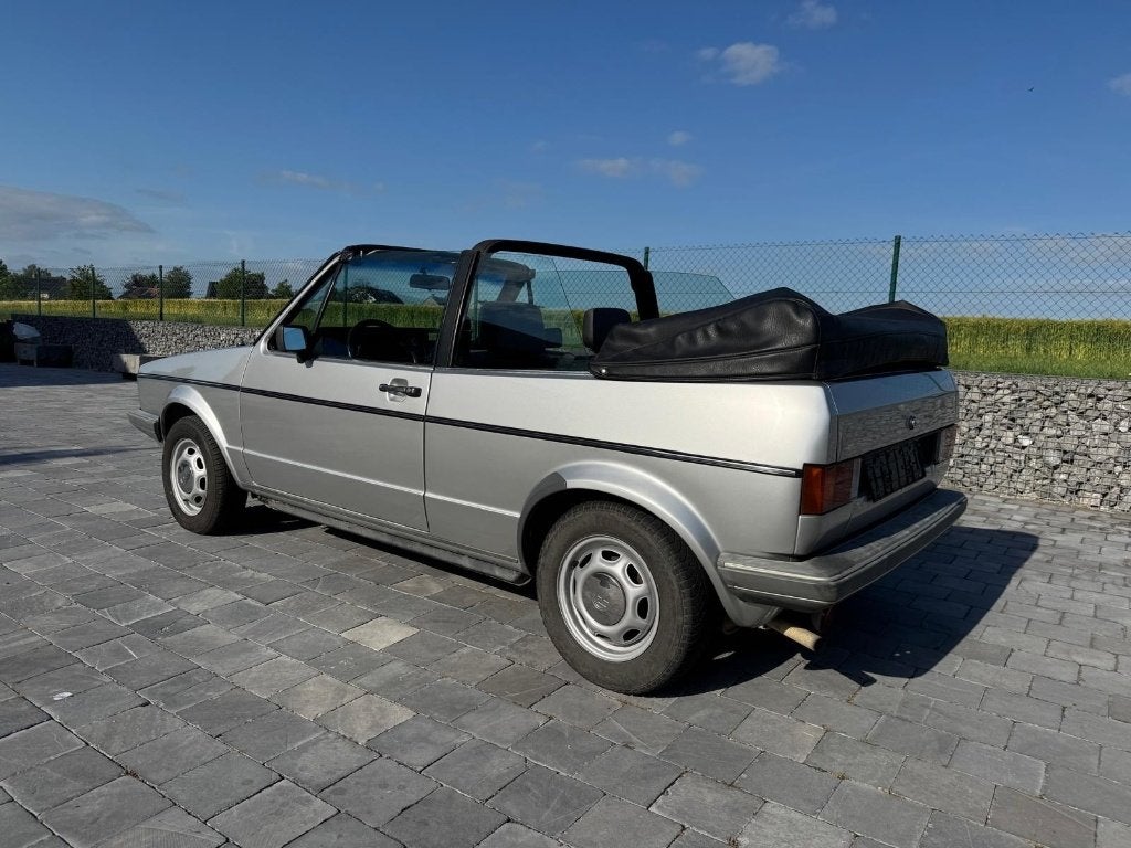 VOLKSWAGEN GOLF 1 CABRIOLET 1.6 BENZINE, Auto's, Oldtimers, Particulier, Volkswagen, Benzine, Cabriolet, 2 deurs, Handgeschakeld