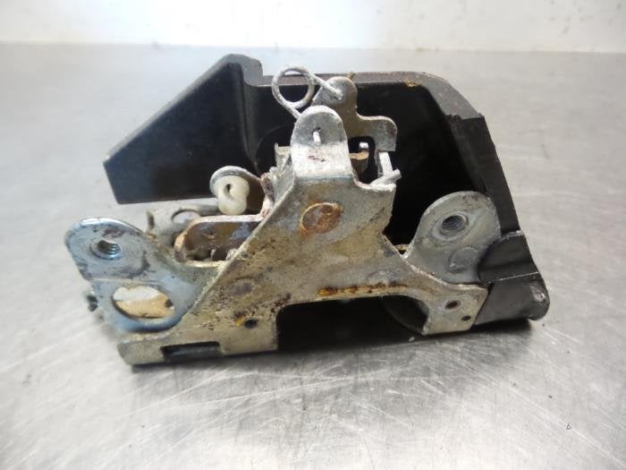 Deurslot Mechaniek 4Deurs rechts-achter van een Mercedes 260, Gebruikt, -, -, Ophalen of Verzenden