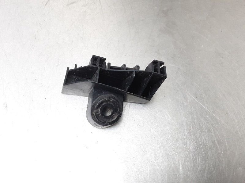 SUPPORT PARE-CHOCS ARRIÈRE GAUCHE Toyota Auris (E18), Utilisé, Toyota