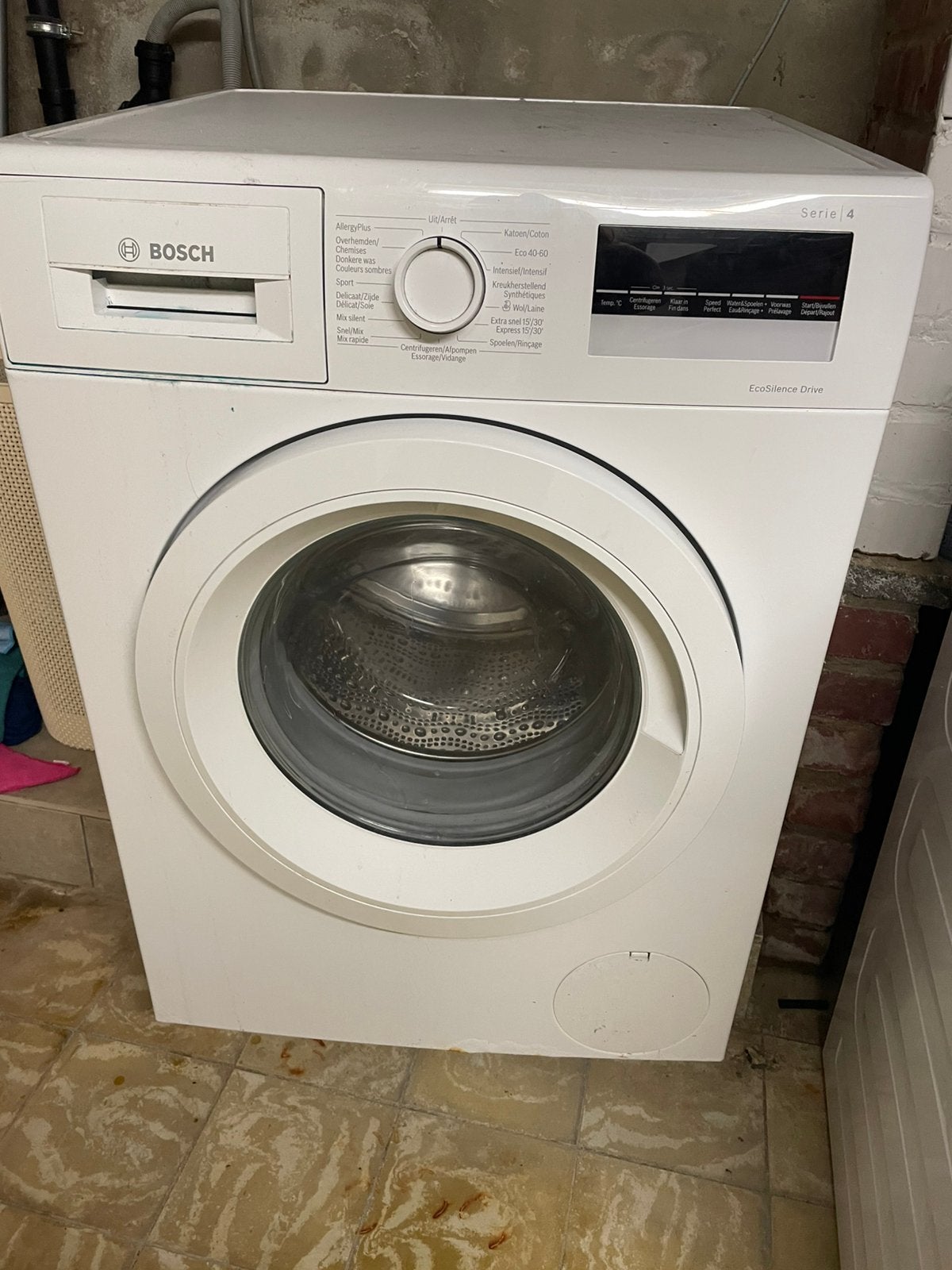 Wasmashine Bosch série 4, 1200 à 1600 tours, Enlèvement ou Envoi, Comme neuf, Élévateur