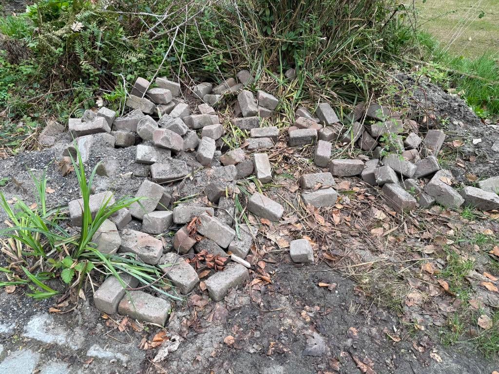 Klinkers gratis ideaal voor rond een tuinhuisje, Enlèvement, Comme neuf
