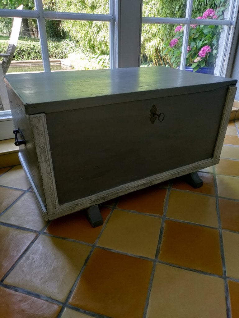Boîte en bois, Enlèvement