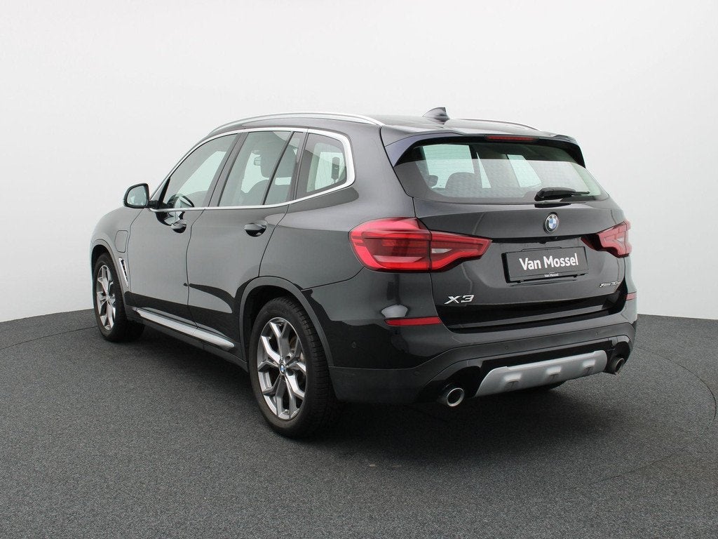 BMW X3 xDrive30e (135 kW) (automatique), Autos, 12 kWh, 215 kW, 2000 kg, 2065 kg