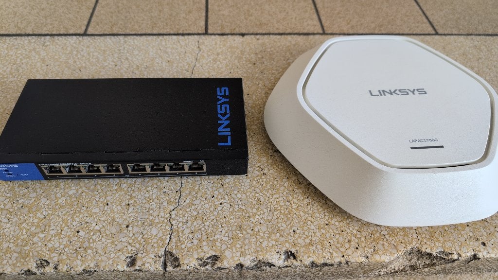 Linksys LGS308P Switch en LAPAC1750C Access Point Wifi Set, Computers en Software, Ophalen of Verzenden, Gebruikt, Linksys