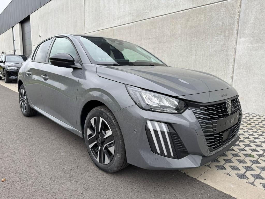 Peugeot 208 1.2 Turbo Allure - Nieuw! Huurkoop mogelijk, Stof, Lichtsensor, Bedrijf, 5 zetels