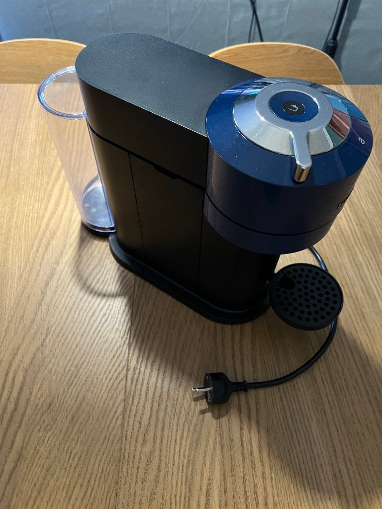 Nespresso Vertuo Next Bleue ENV120.W, Machine à espresso, Réservoir d'eau amovible, Dosettes et capsules de café, Utilisé