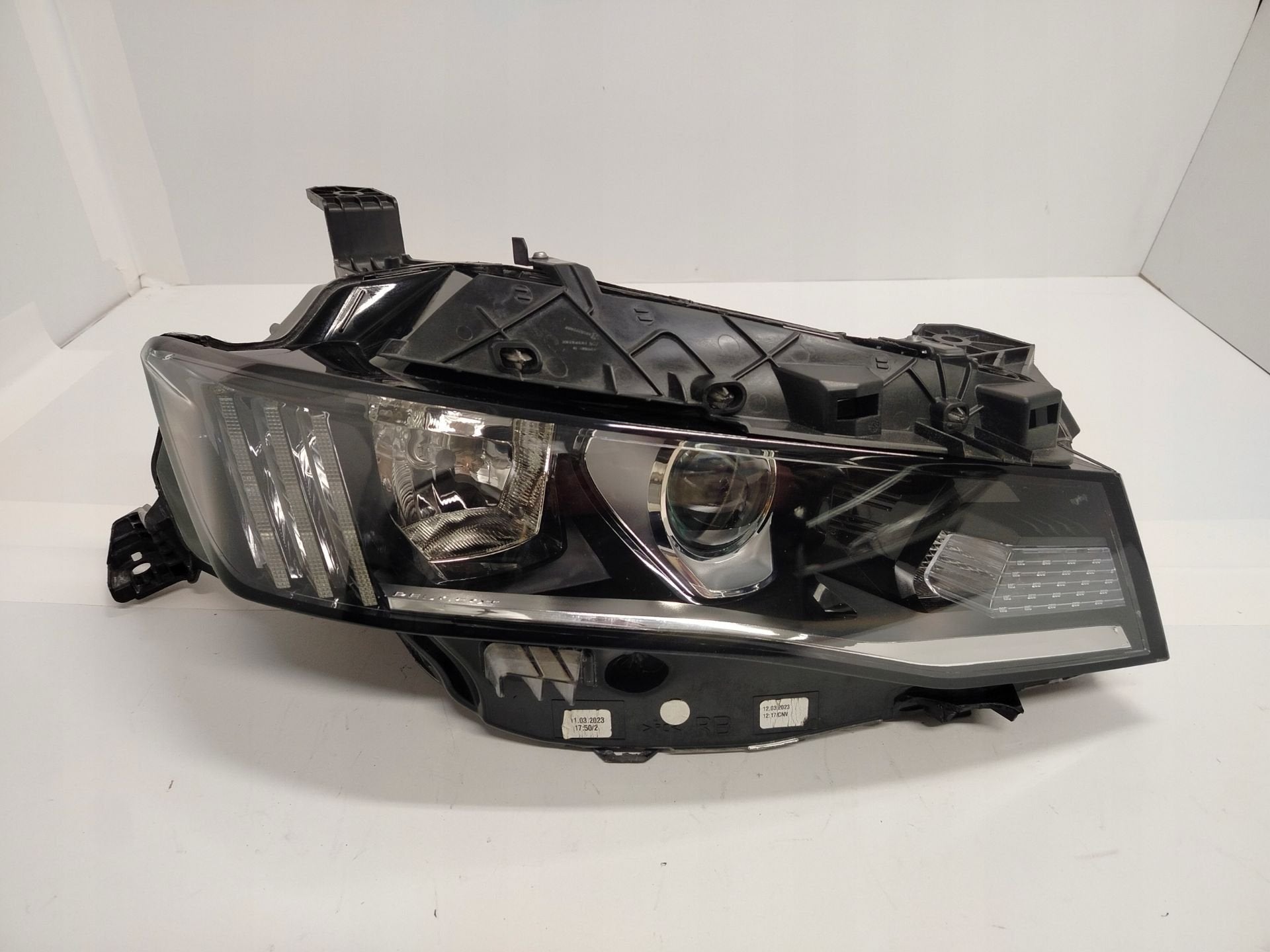 Peugeot 508 II Koplamp 9823144080, Taurusavenue 1
2132 LS  Hoofddorp, NL, Gebruikt, Contact.group@renault.com, Stellantis N.V.
