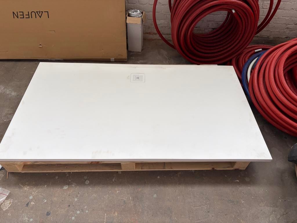 Laufen douchebak 180 X 100, Doe-het-zelf en Bouw, Verwarming en Radiatoren, Ophalen, Zo goed als nieuw