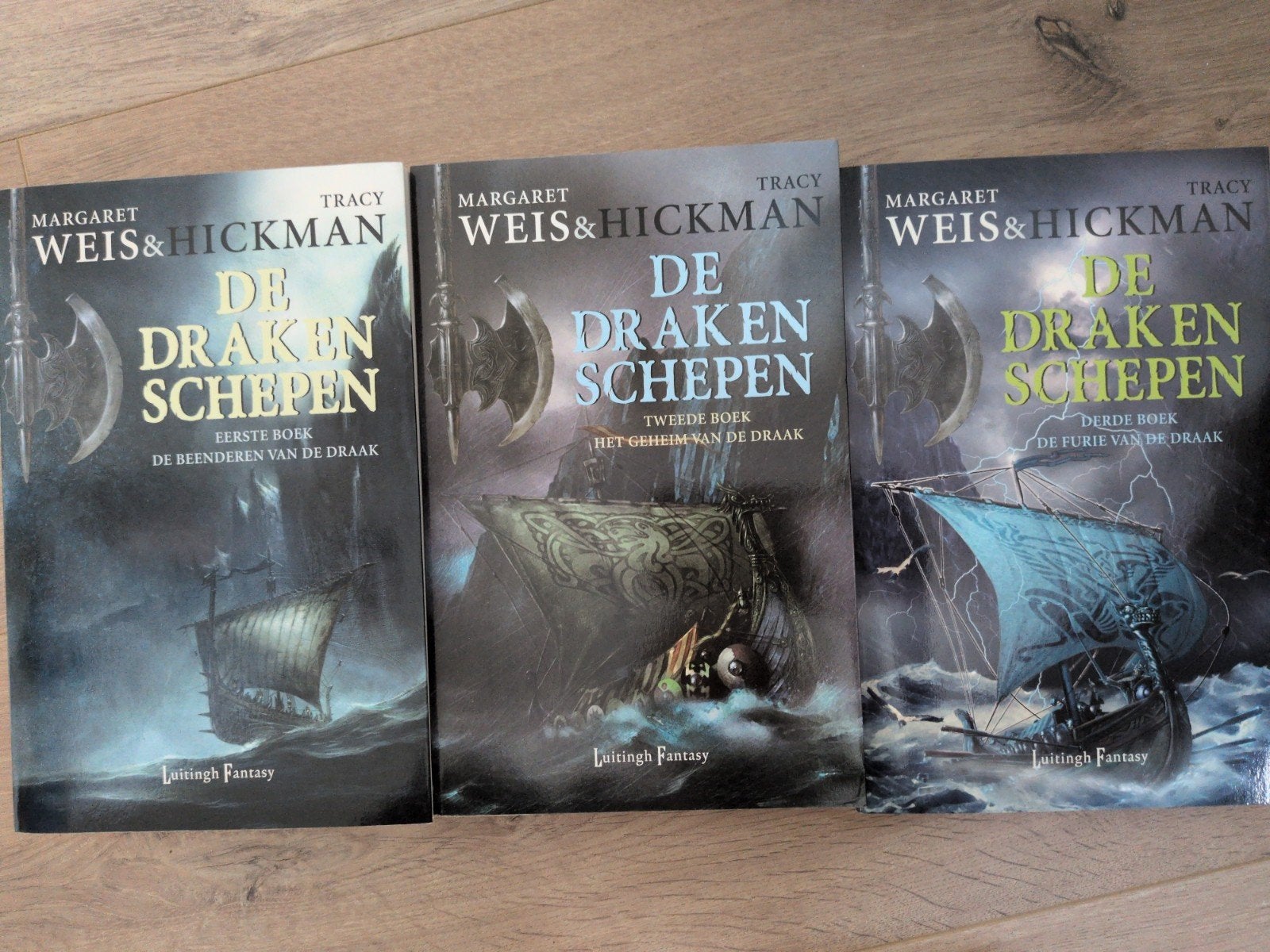 Margaret Weis - De Beenderen van de draak, Livres, Fantastique, Enlèvement