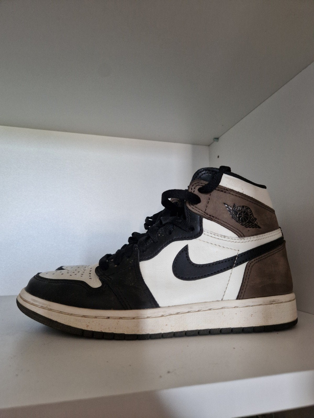 Nike air Jordan brun, Vêtements | Hommes, Chaussures, Envoi, Brun