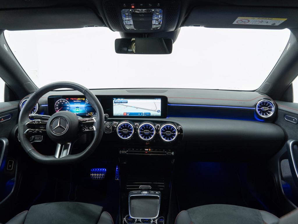 Mercedes-Benz CLA 250 e Coupé AMG Night Dodehoek KEYLESS-GO, Auto's, Gebruikt, Zwart, 4 cilinders, Alcantara