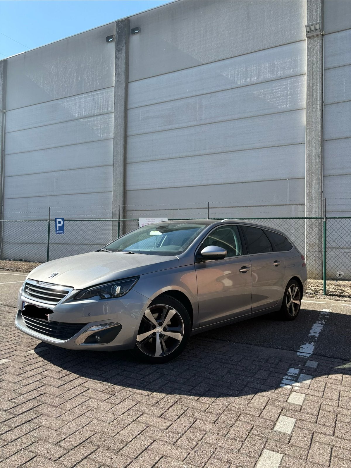 Peugeot 308 sw / 2015 / 134.000km, Auto's, Zwart, 1198 cc, 5 deurs, Particulier