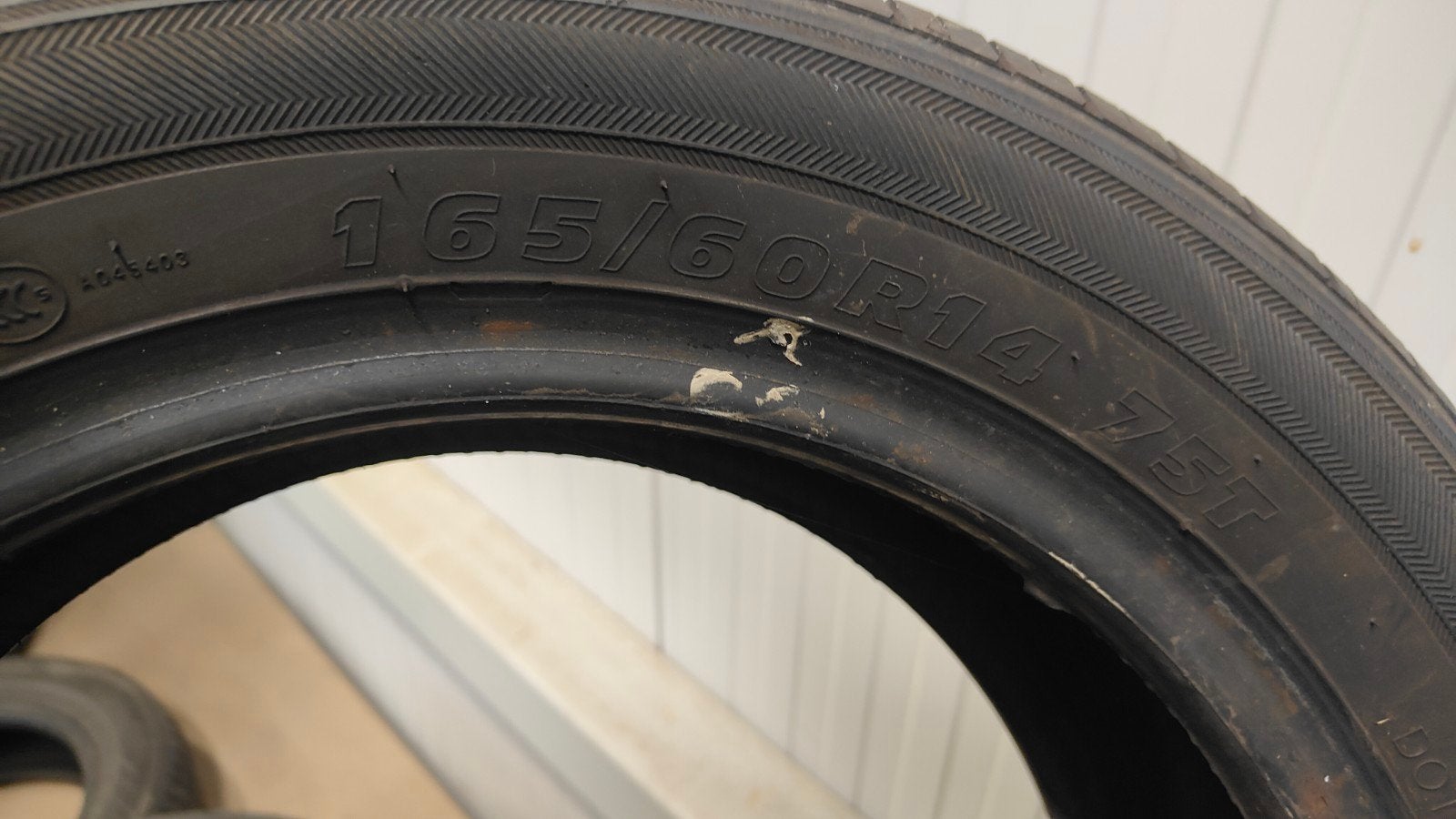 165/60r14 kumho 30€ par pièce avec assemblage, Enlèvement