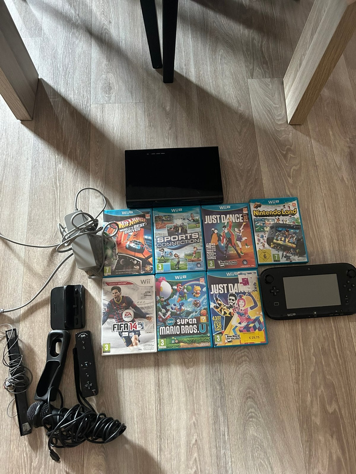 Wii u + Wii remote + 7 spelletjes + kabels, Ophalen, Zo goed als nieuw