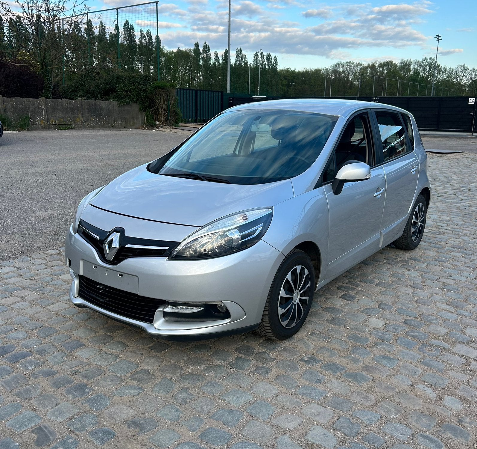 Renault Scenic • 2013 • 1.2Benzine • 151.000KM • AIRCO, Auto's, Bedrijf, Te koop, Trekhaak