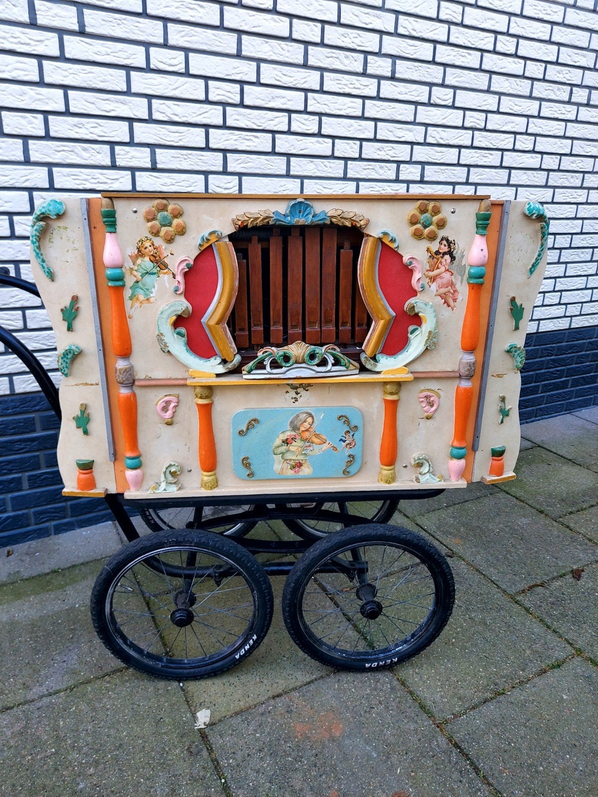 18 toets draaiorgeltje, Ophalen