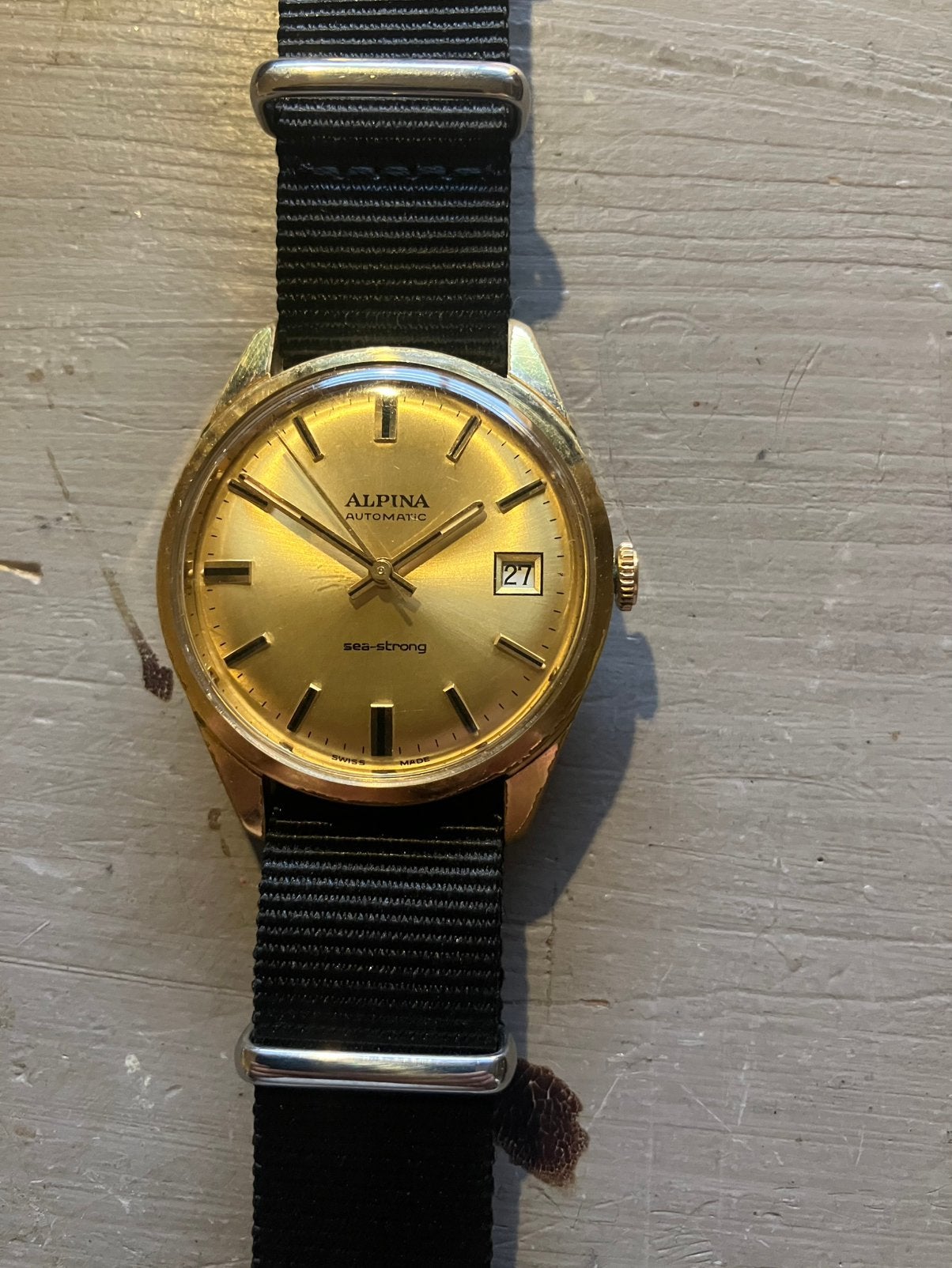 Montre vintage Alpina, Enlèvement
