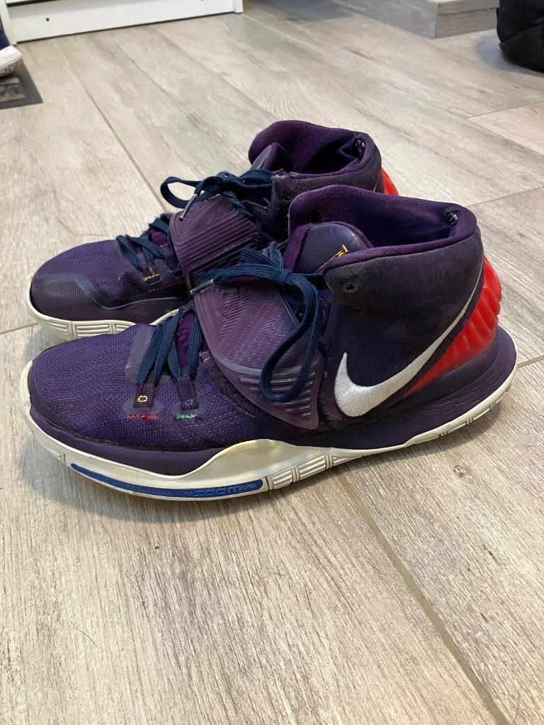 Nike Kyrie 6 Grand Purple Enlightenment taille 40.5, Sport en Fitness, Basketbal, Gebruikt, Schoenen, Ophalen