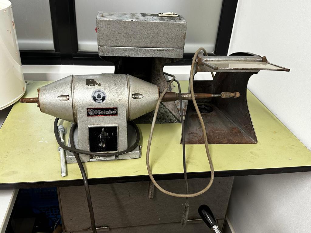 Polier machine voor goudsmid met stofzuiger, Ophalen, Gebruikt