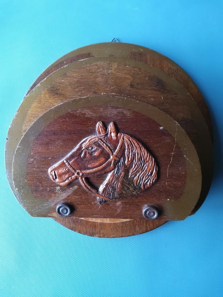 Naoorlogs houten brievenbakje met paardenhoofd., Ophalen of Verzenden