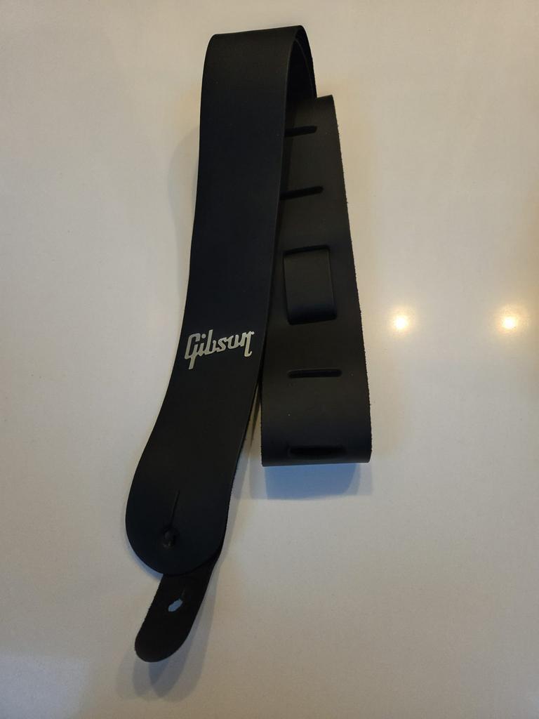 De leren band van Gibson en Levy is zeer weinig gebruikt, Ophalen of Verzenden, Zo goed als nieuw