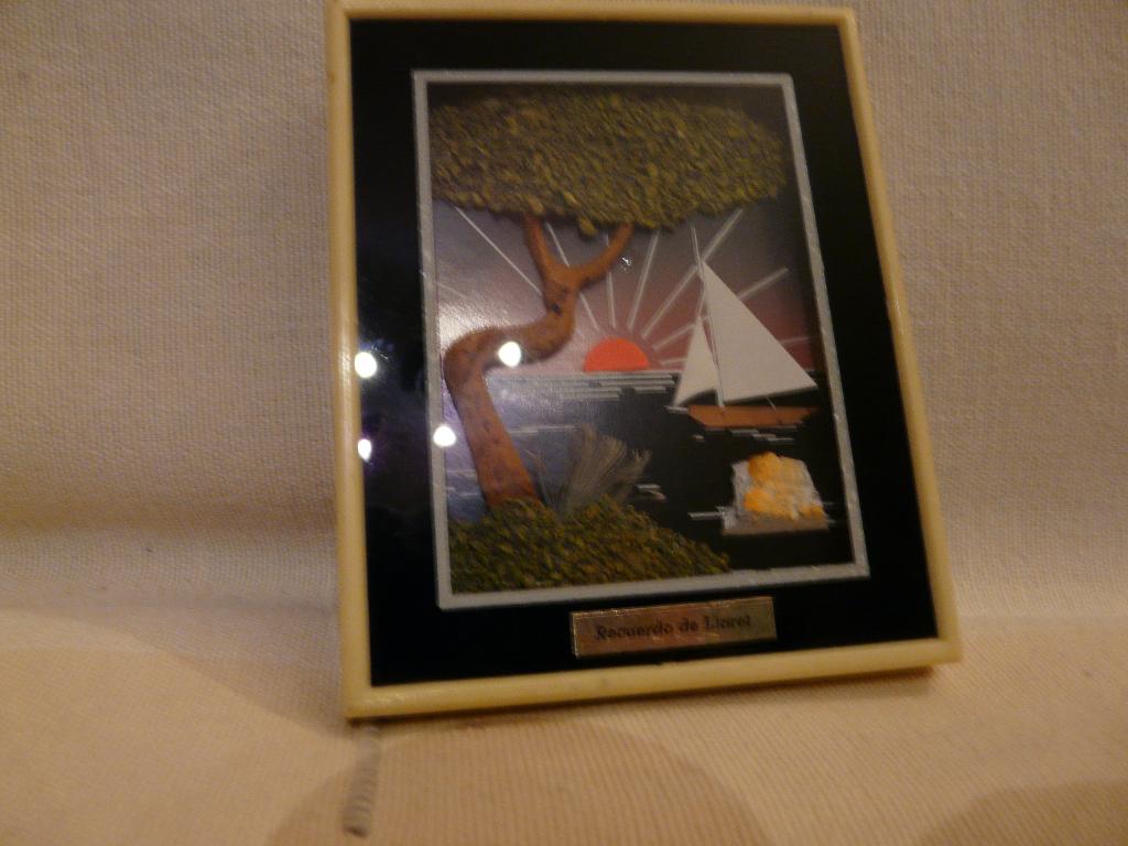 souvenir uit Lloret : 3 D  voorstelling in kadertje, Antiek en Kunst, Curiosa en Brocante, Ophalen