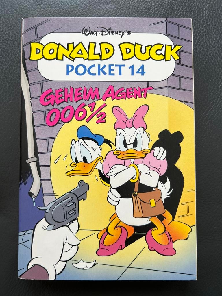 Donald Duck Pocket - 14 - Geheim agent 006 1/2, Boeken, Eén stripboek, Ophalen of Verzenden, Zo goed als nieuw