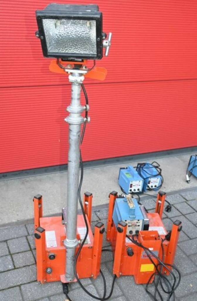 Teklite PLU1 krachtlamp bouwlamp industriële verlichting, Ophalen, Gebruikt, Lamp met armatuur