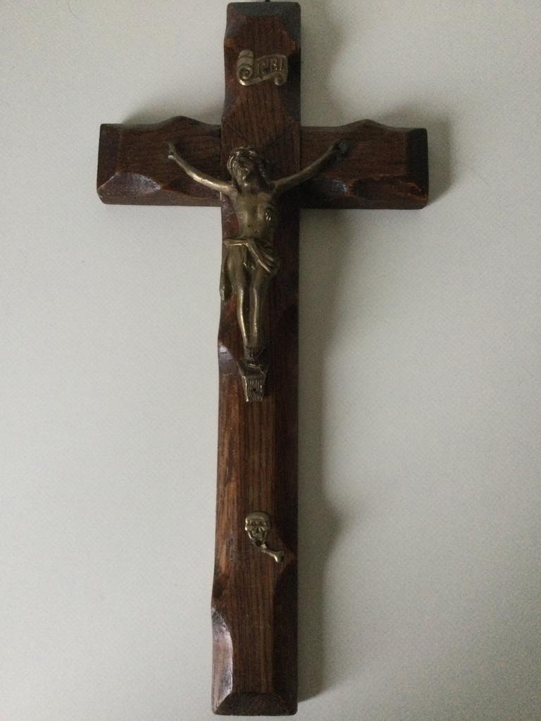 Kruisbeeld (Jezus hangt niet meer vast aan het kruis), Enlèvement ou Envoi