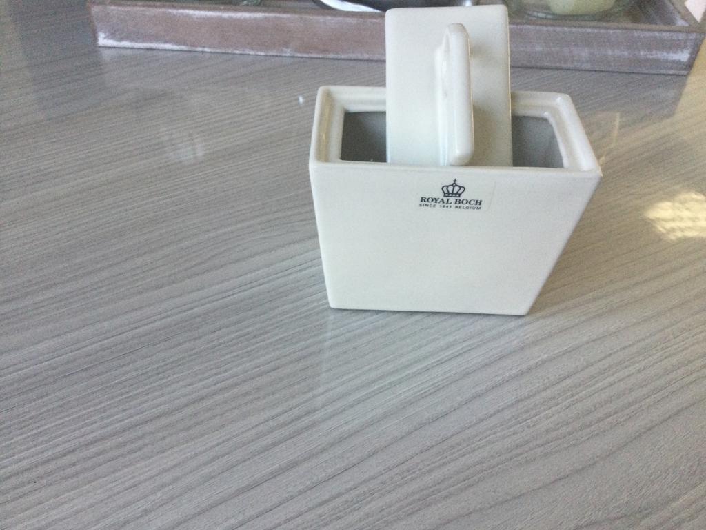 Jolie Sucrière Royal Boch, Nieuw, Porselein of Keramiek