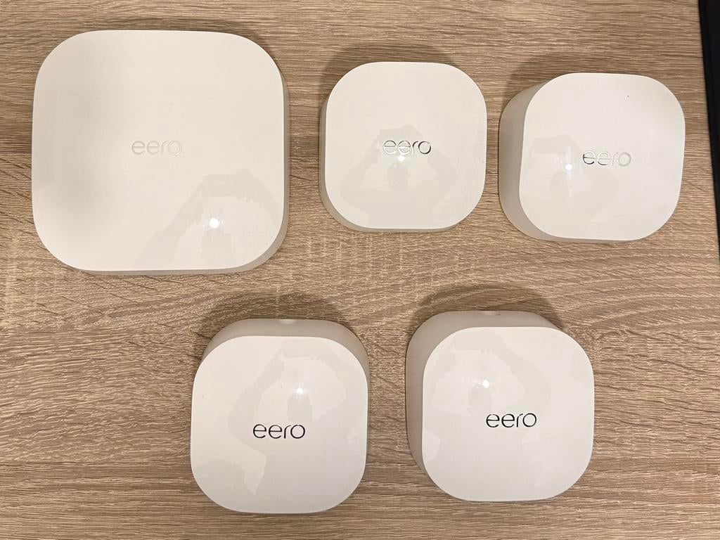Eero WiFi 6 Mesh Systeem – Pro 6 + 4x Eero 6, Enlèvement ou Envoi, Comme neuf, Routeur avec modem