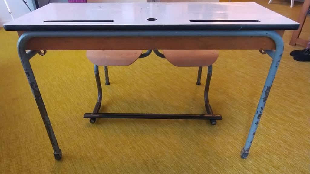 Vintage schoolbankje, Huis en Inrichting, Ophalen, Gebruikt