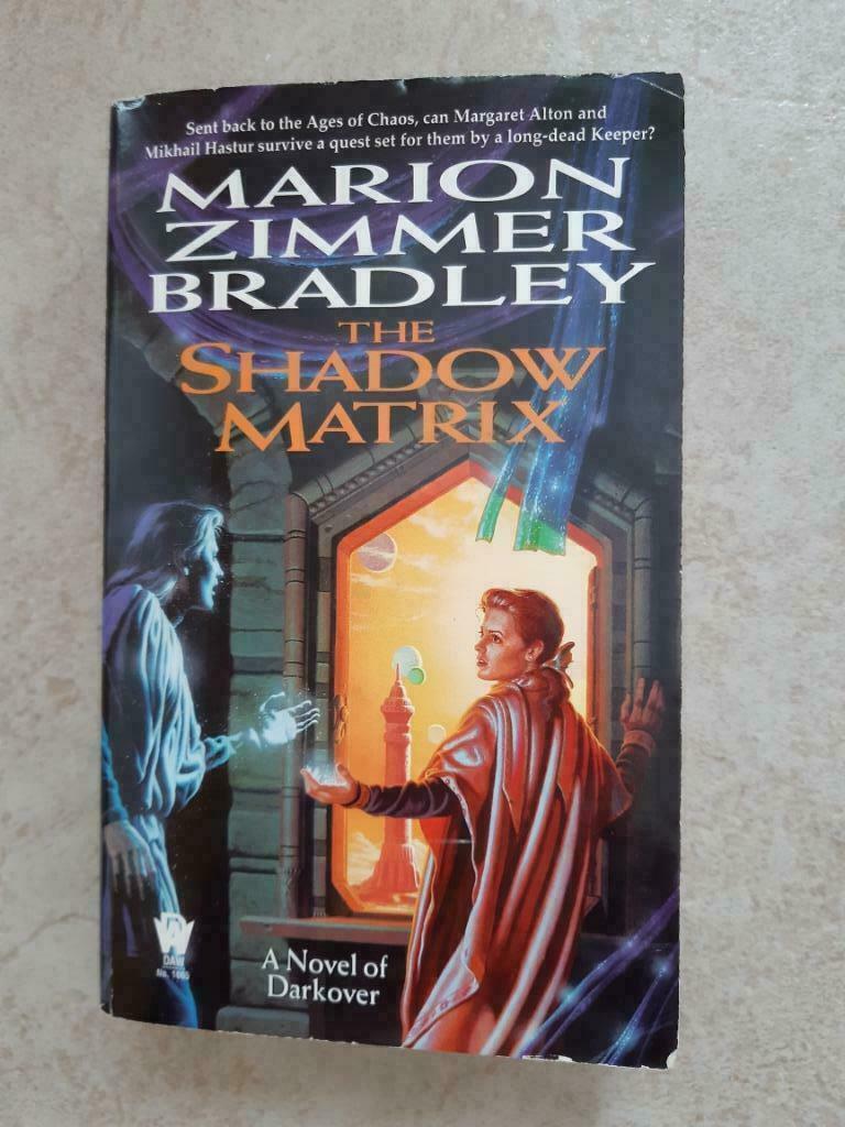 Marion Zimmer Bradley - The shadow matrix, Ophalen of Verzenden, Gelezen, Marion Zimmer Bradley