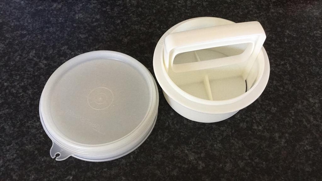 Hamburger pers Tupperware, Ophalen of Verzenden, Zo goed als nieuw