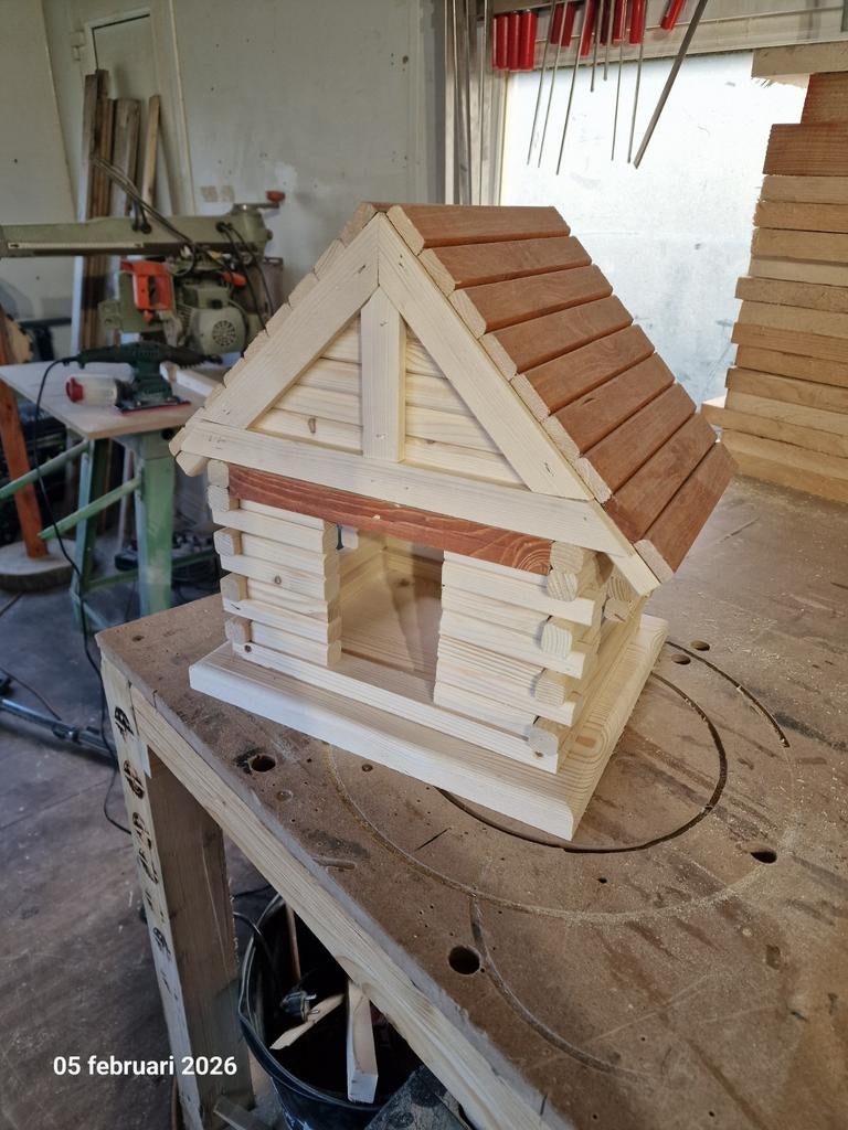 Vogel voederhuisje ( blokhut model), Enlèvement