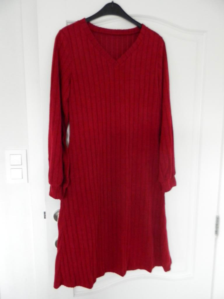 rood kleed, Ophalen, Nieuw, Maat 42/44 (L), Rood