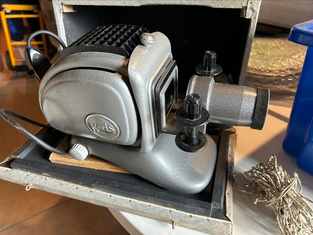 Antieke Noris diaprojector, Audio, Tv en Foto, Ophalen, Zo goed als nieuw