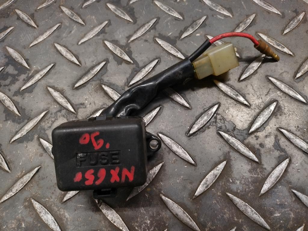 honda dominator 650 model '88-'91 fuse box, Ophalen of Verzenden, Gebruikt