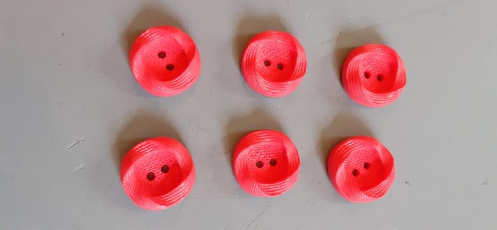 6 boutons rouge bord torsadé, Ophalen of Verzenden, Zo goed als nieuw