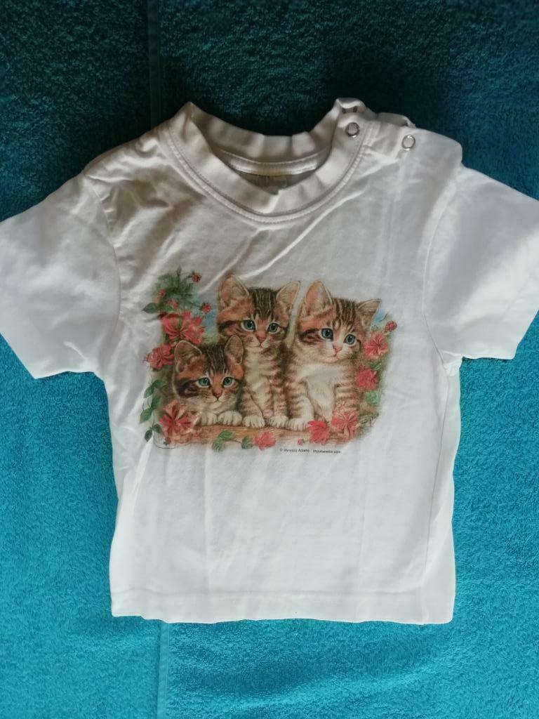 T-shirt blanc avec des chats taille 86, Enlèvement ou Envoi, Utilisé, Fille, Chemisette ou Manches longues