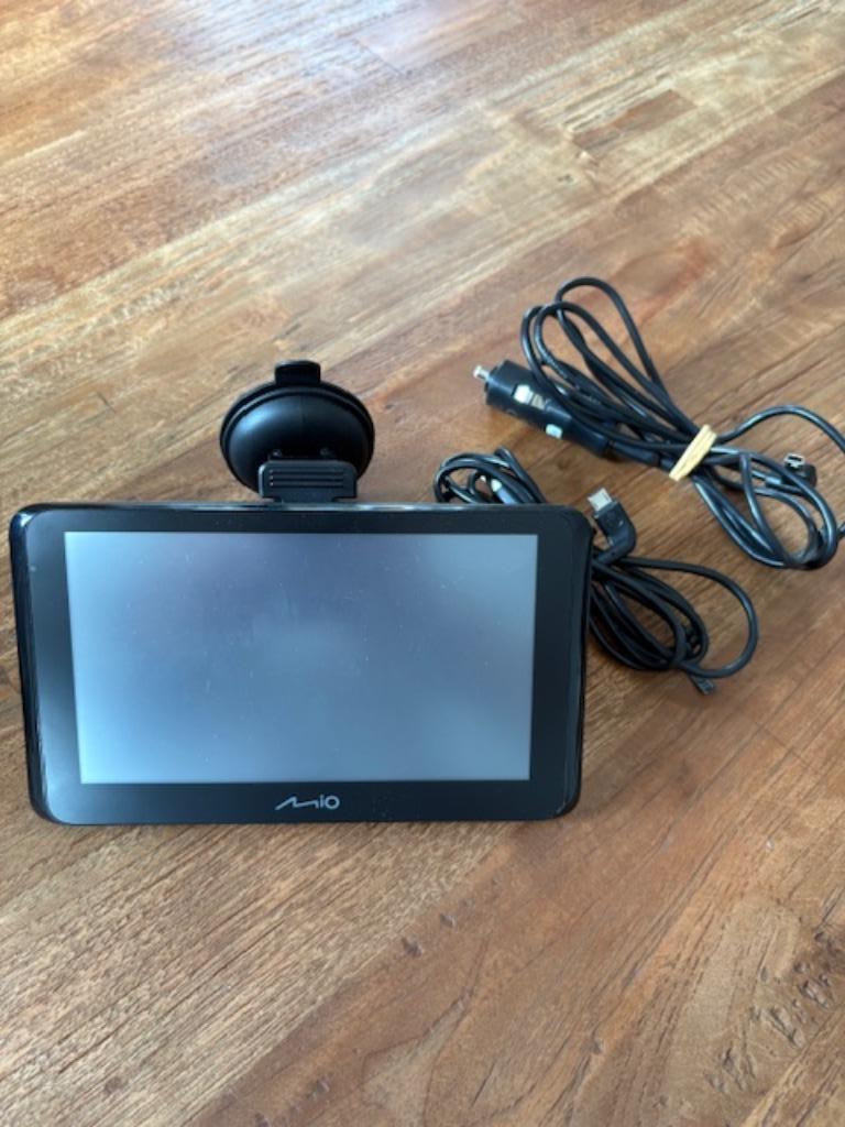 Gps Mio met oplader, Autos : Divers, Navigation de voiture, Enlèvement ou Envoi, Comme neuf