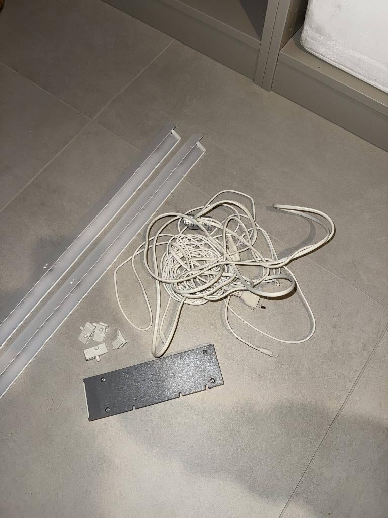 Set van 2 LEDstrips voor IKEA PAX kast (volledige set), Autres culots, Comme neuf, Enlèvement, Pax Kast