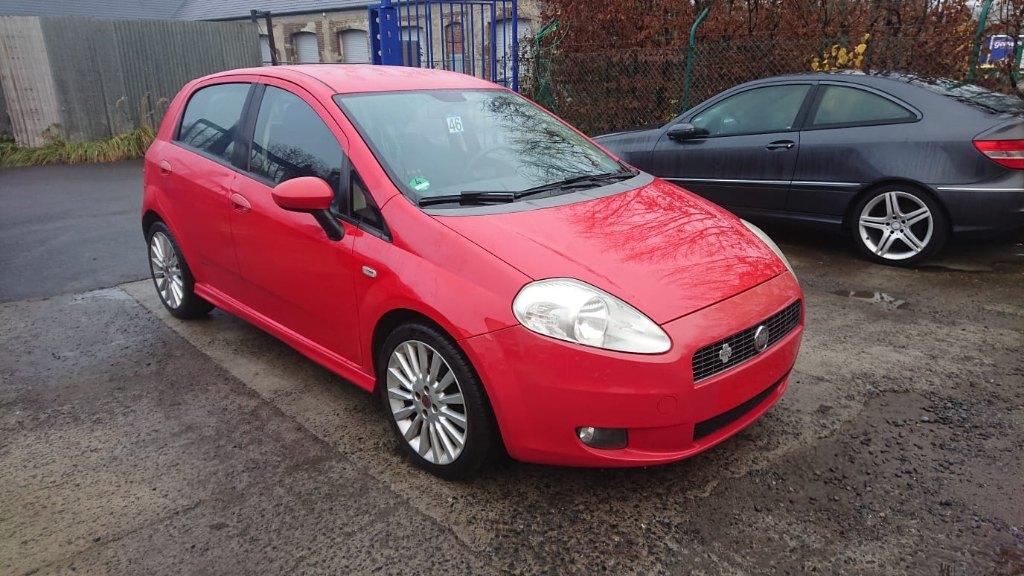 Fiat grande punto 1400cc essence 170000km 5ptes clim GARANTI, Autos, Fiat, Rouge, Achat, Entreprise, Electronic Stability Program (ESP)