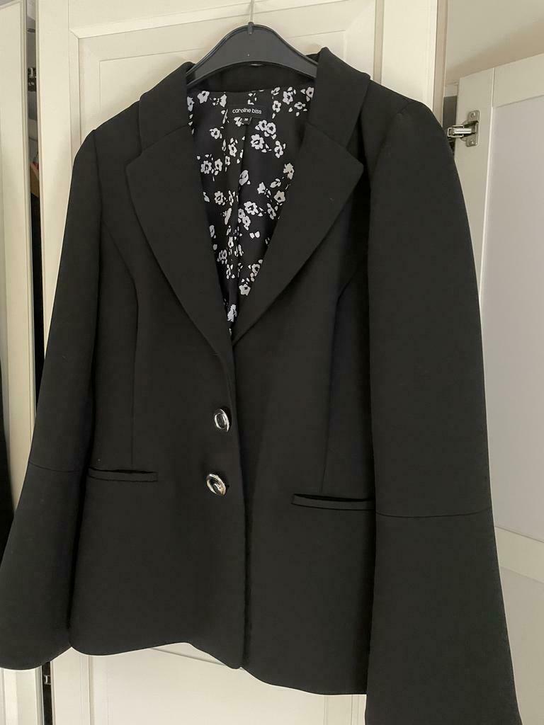 Caroline Biss blazer zwart. Maat 36, Kleding | Dames, Jasjes, Kostuums en Pakken, Ophalen of Verzenden, Zo goed als nieuw