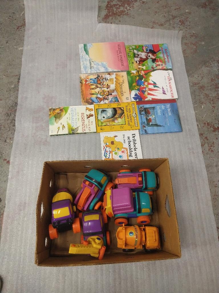Livres pour enfants et petites voitures, Enlèvement ou Envoi