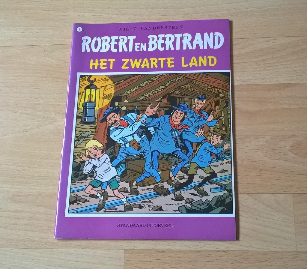 Robert en Bertrand 6. Het zwarte land - Willy Vandersteen, Ophalen of Verzenden, Zo goed als nieuw