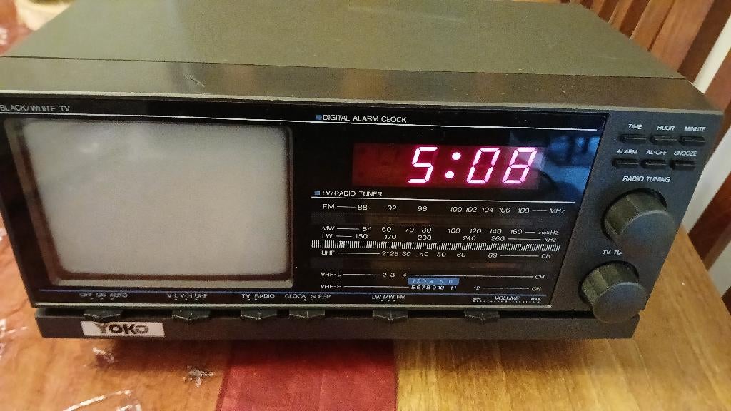 Uitzonderlijke vintage wekkerradio TV Yoko, Ophalen of Verzenden, Bandrecorder