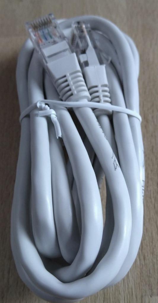 Nieuwe UTP netwerkkabel Cat 5e van 180 cm, Ophalen of Verzenden, Nieuw